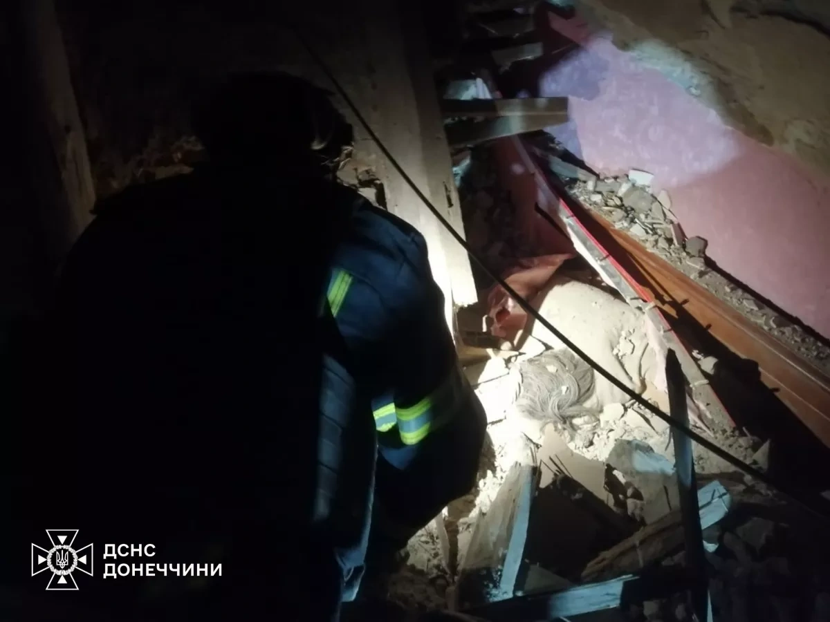 Russian air strike hits Ukraine's Druzhkivka, woman rescued from debris PHOTO