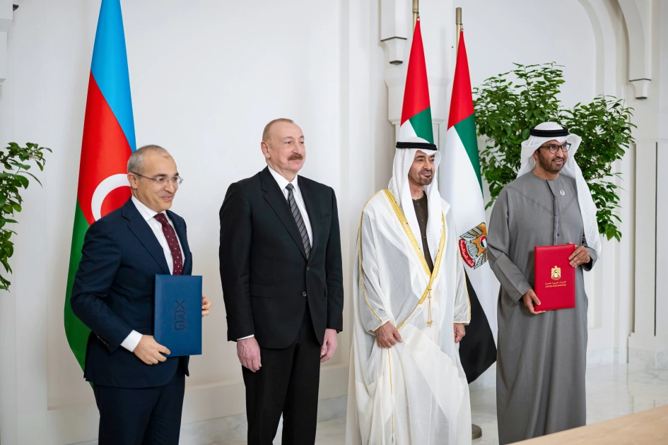 President Ilham Aliyev meets with President of United Arab Emirates in Abu Dhabi (PHOTO)