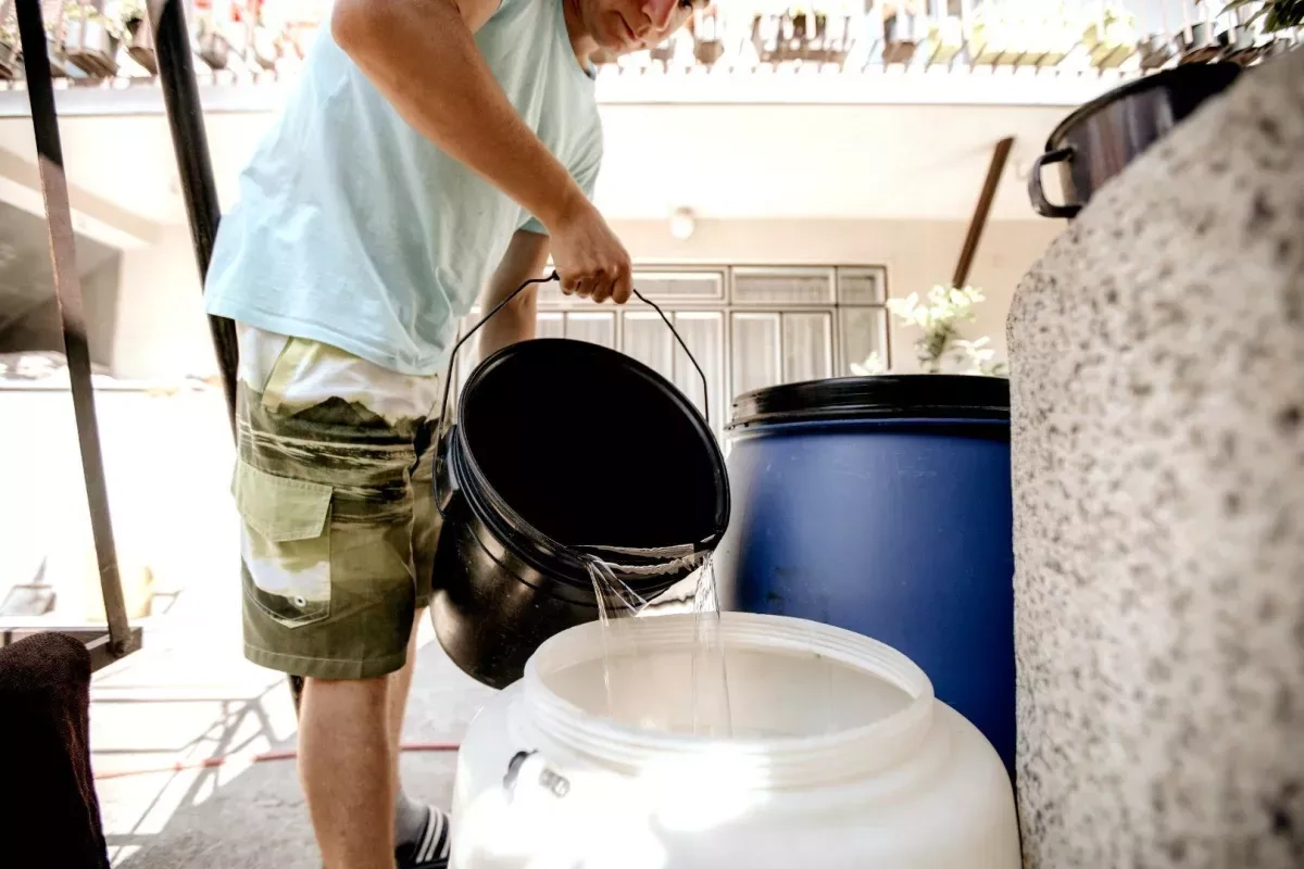 Drought forces Spain to deliver drinking water by tanker