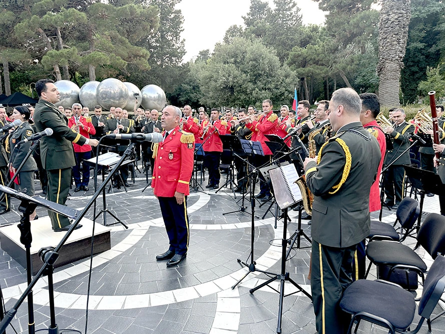 Armed Forces Day is marked with festive concert by Azerbaijani and Turkish military orchestras (PHOTO)