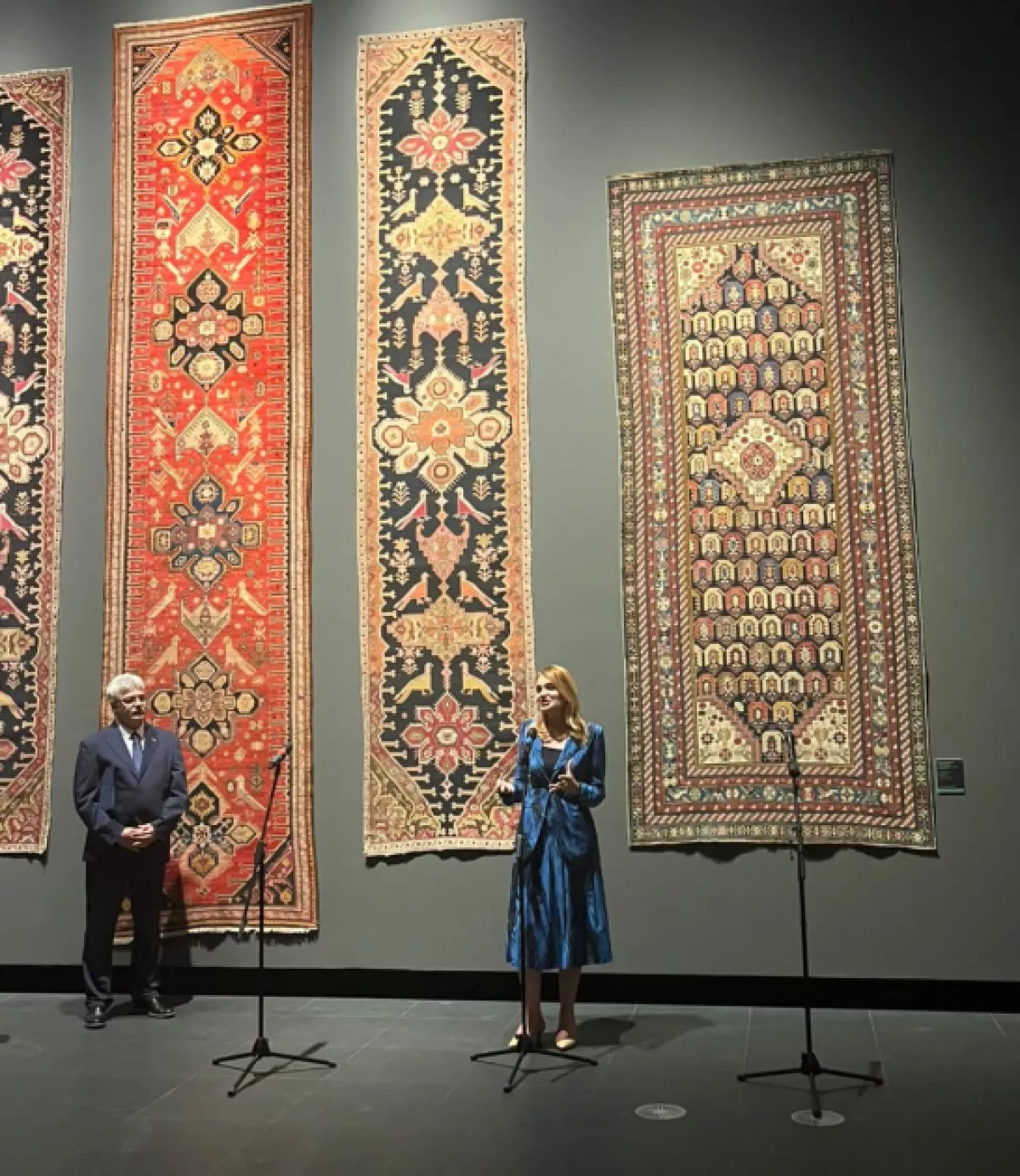 Azerbaijan showcases its carpets in exhibition in Hungary PHOTO
