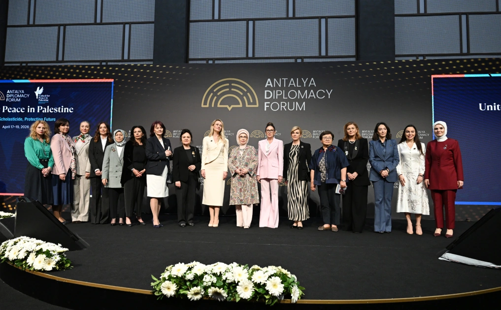 First Lady Mehriban Aliyeva participates in panel titled "United for Peace in Palestine: Fighting Destruction of Education System and Protecting Future" in Antalya (PHOTO)