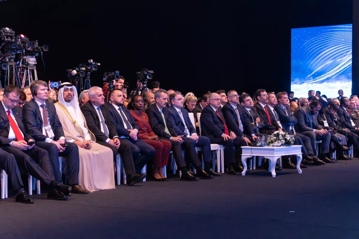 SAHA-2026: Azerbaijan explores new defence partnerships at Istanbul arms fair PHOTO