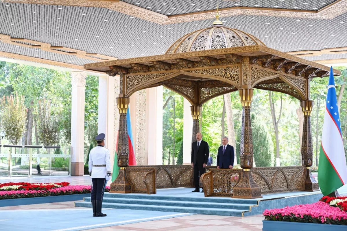 Azerbaijani leader receives official welcome in Tashkent, Uzbekistan PHOTO / UPDATED