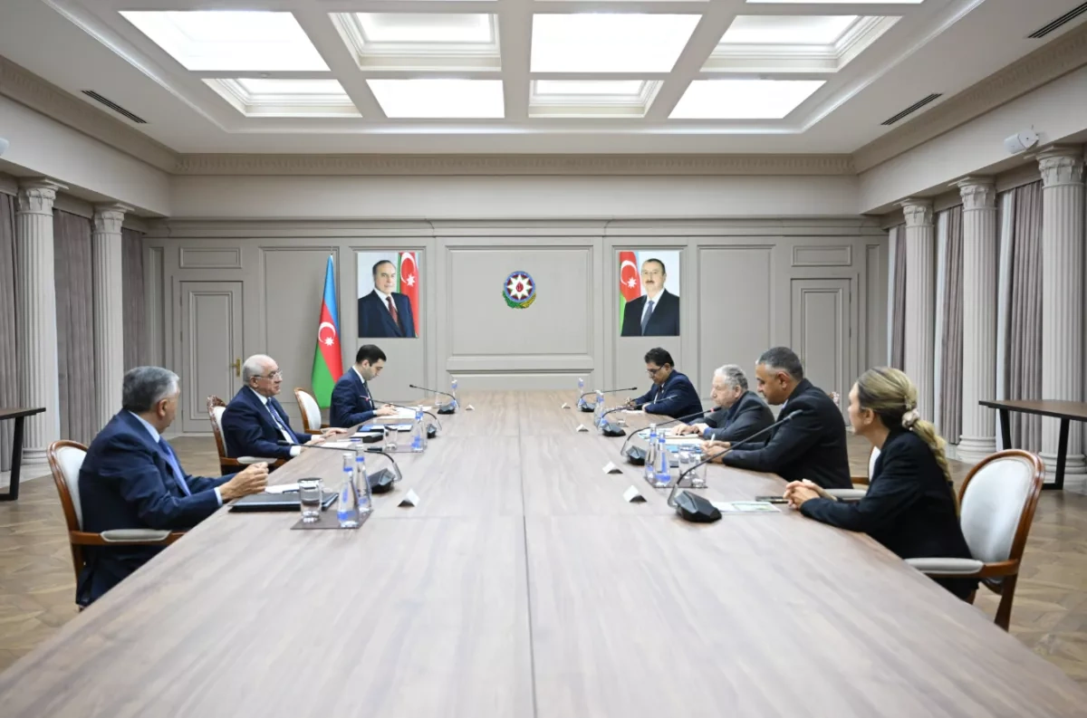 Azerbaijan's PM holds talks with UN road safety envoy on transport reform