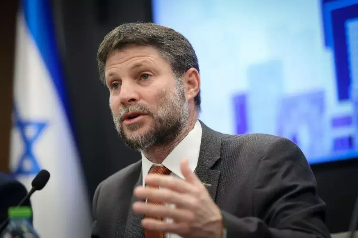 France bans Israeli finance chief under new sanctions