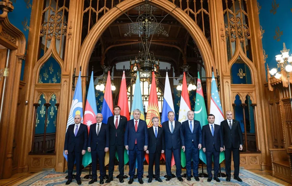CIS marks 65 years of human spaceflight with joint statement in Moscow PHOTO