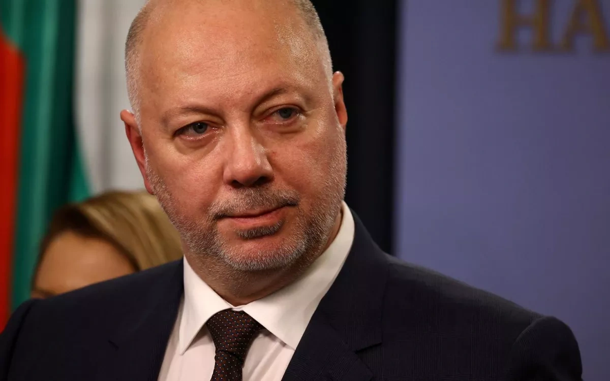 Eurointegration amid chaos: the Bulgarian paradox No budget, no government