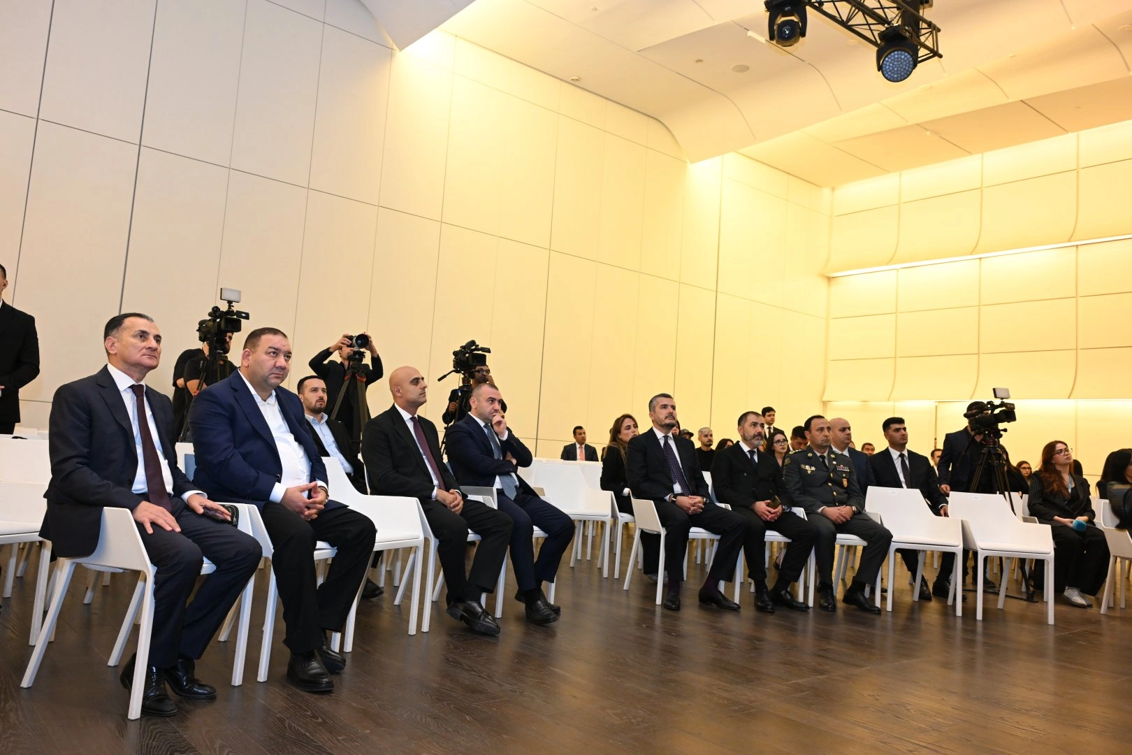 Heydar Aliyev Center hosts briefing with creative team of film "44" - one of Azerbaijan's major film projects (PHOTO/VIDEO)