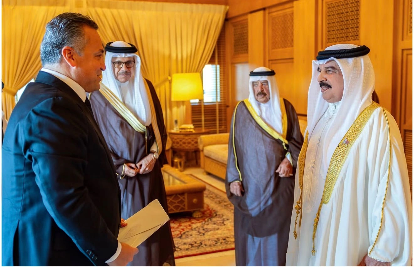 King of Bahrain receives credentials of Azerbaijani ambassador