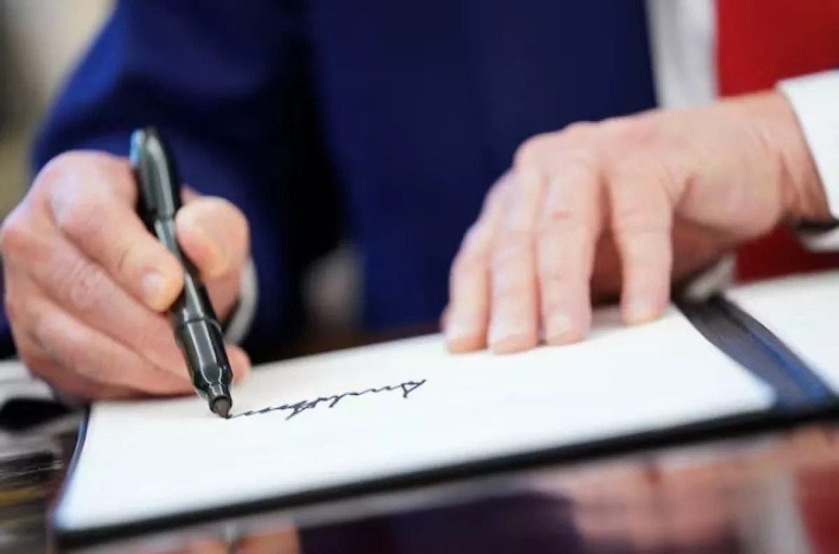 Trump’s signature to appear on US dollar bills for first time in history