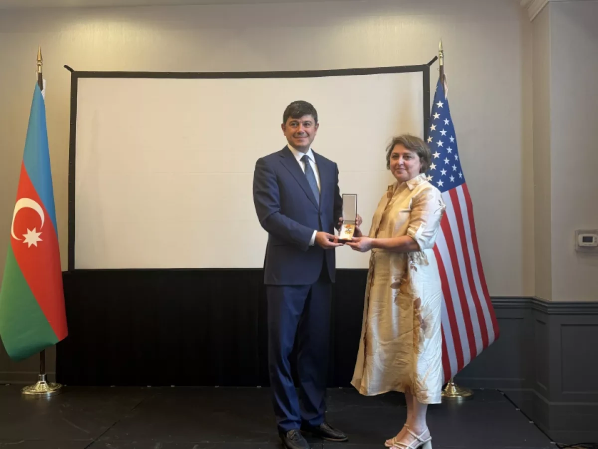 Azerbaijan’s diaspora chief holds talks with community members in US PHOTO