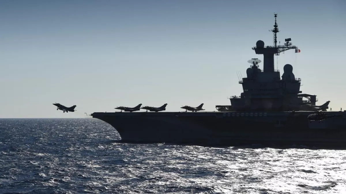 Paris rejects redeployment of aircraft carrier to Hormuz