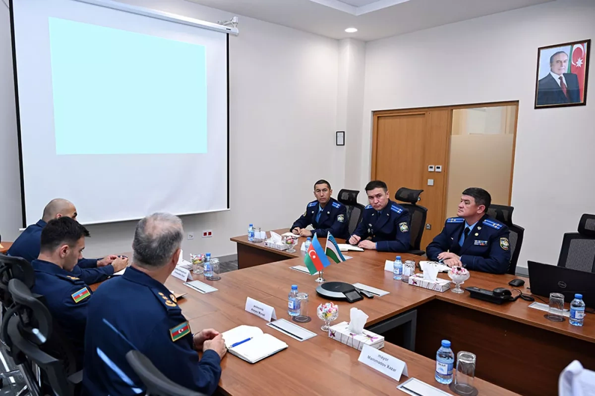 Uzbek Air Force delegation holds meetings in Azerbaijan PHOTO