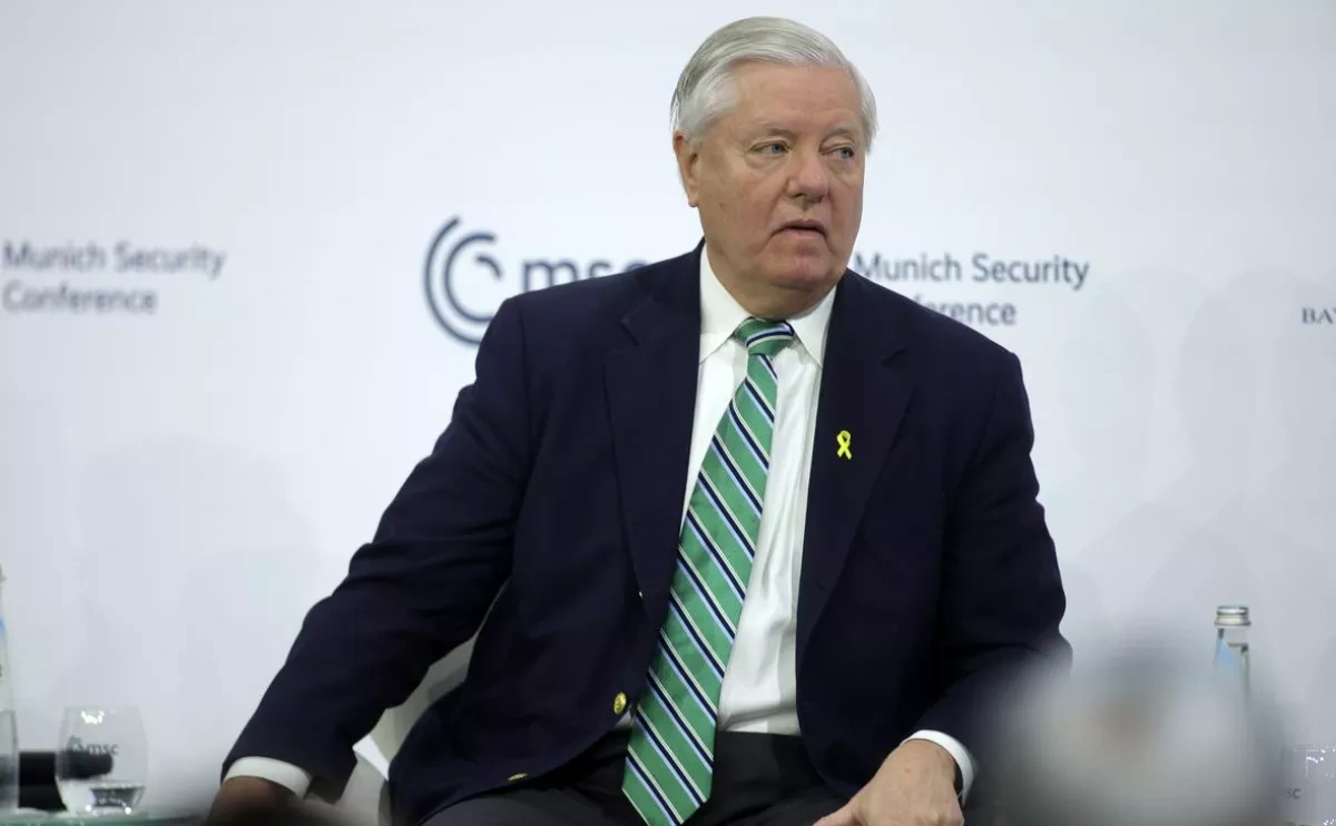 US senator: Trump backs sanctions bill to hit buyers of Russian oil