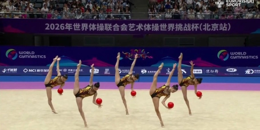 Azerbaijani gymnasts take part in World Championships (PHOTO)