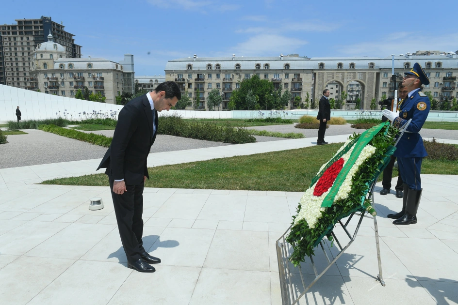 President of Turkmenistan visits Victory Park in Baku (PHOTO)