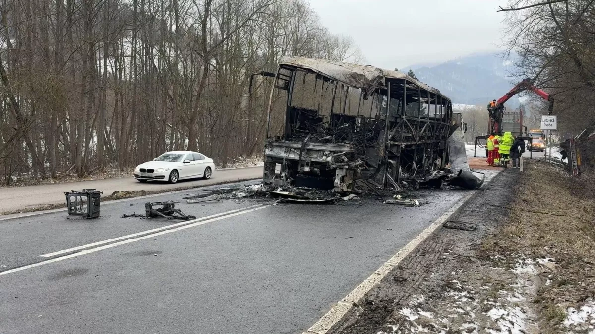 Bus from Kraków to Budapest catches fire after crash in Slovakia, driver dies PHOTO