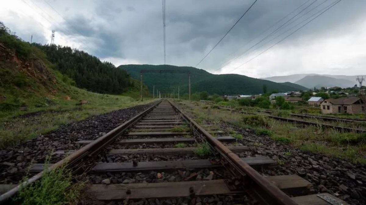 Pashinyan asks Russia to restore railway sections linking Armenia to Azerbaijan, Türkiye