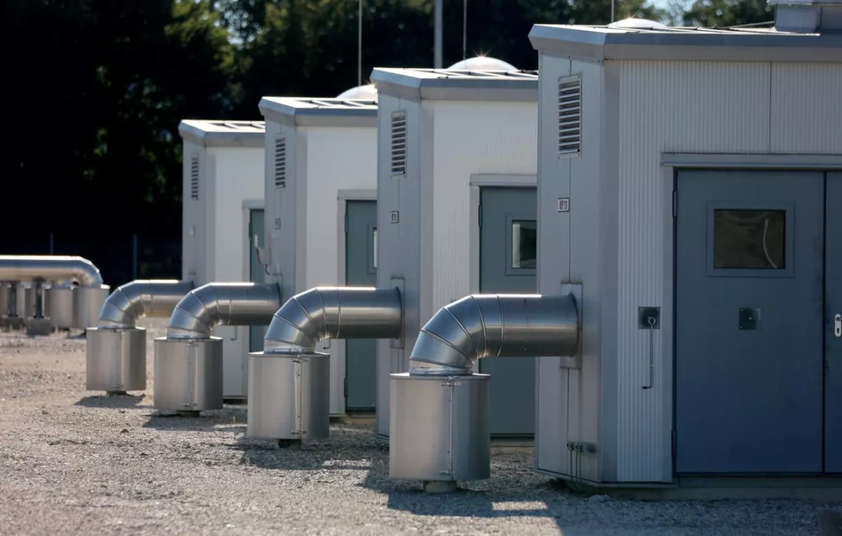 EU sounds alarm: Member states urged to refill gas storage before winter