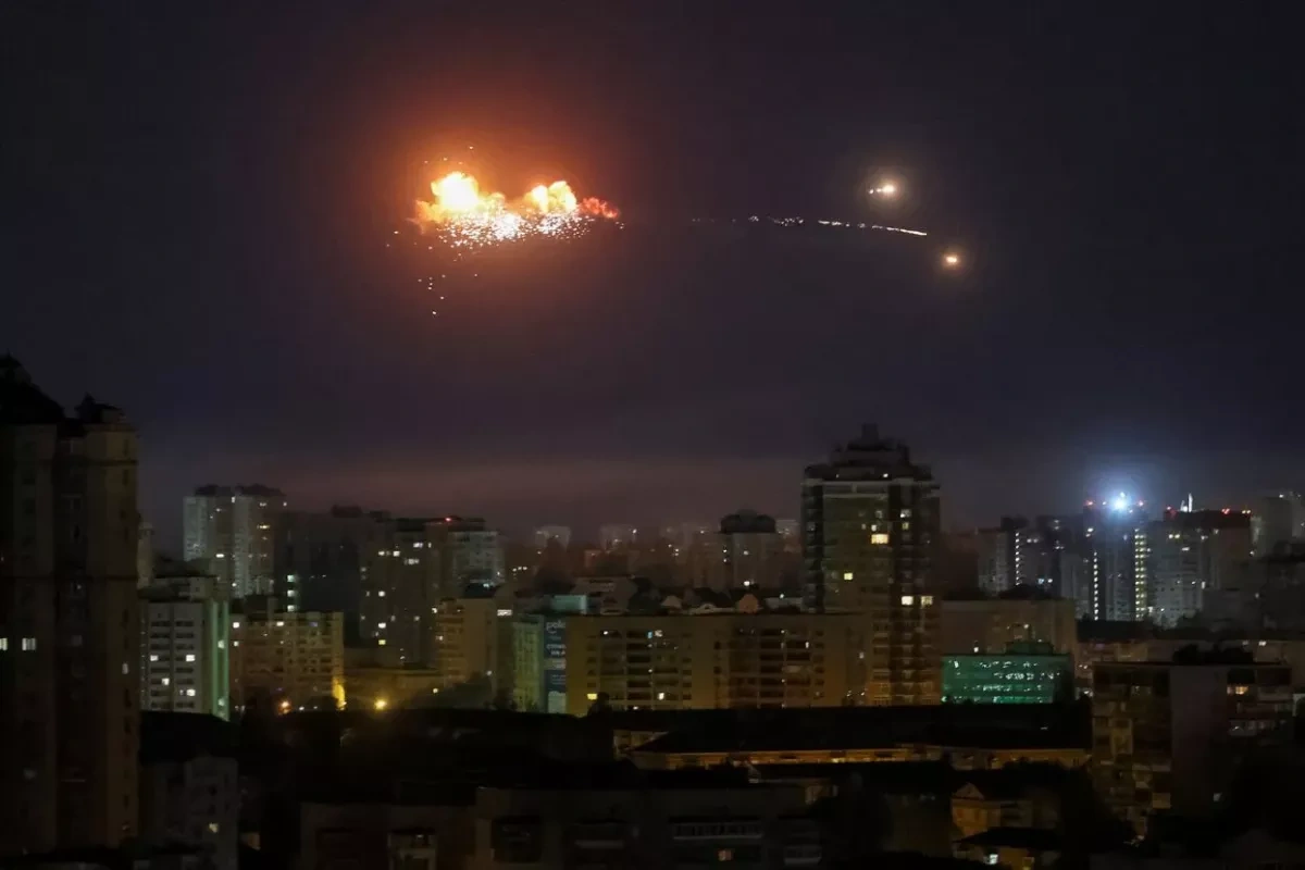 Russia launches massive nighttime missile, drone assault on Ukraine PHOTO