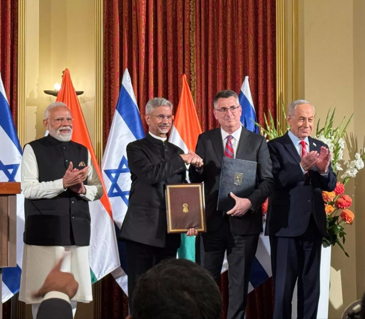 Israel, India sign 16 agreements on agriculture, innovation, technology Photo