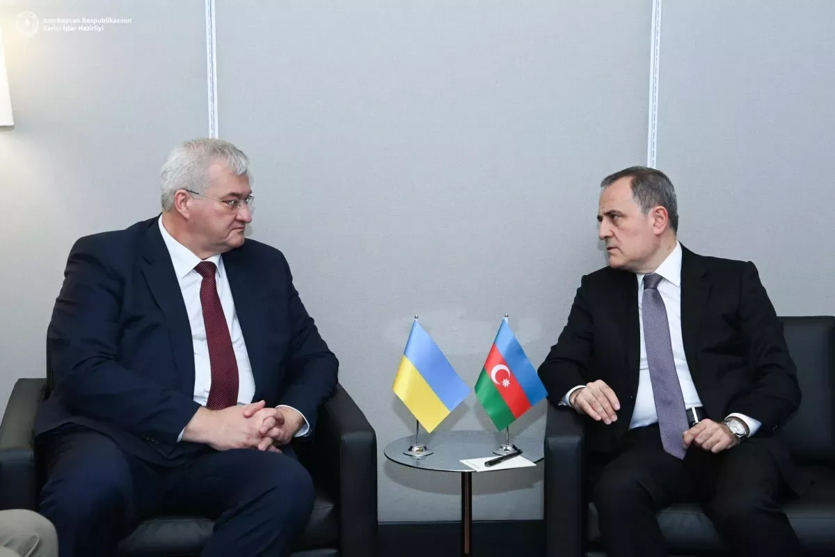 Azerbaijan, Ukraine FMs discuss implementation of leaders’ agreements in phone call
