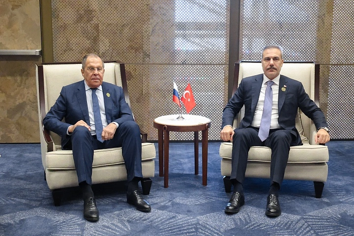 Russian, Turkish FMs meet on sidelines of CICA summit in Baku