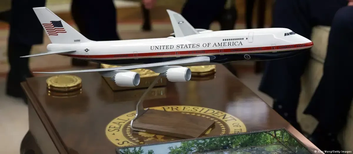Air Force One to get new red, white and blue livery under Trump plan