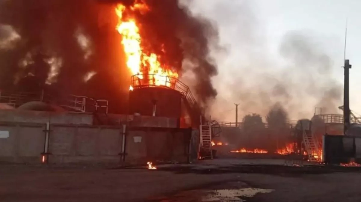 Reports point to drone attack on Lukoil refinery in Russia's Volgograd photo / video