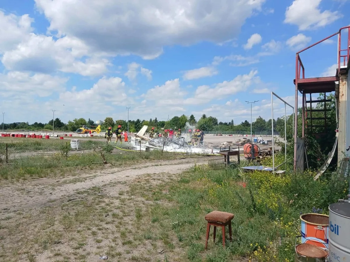 Fatal plane crash in Warsaw leaves two dead, two injured PHOTO