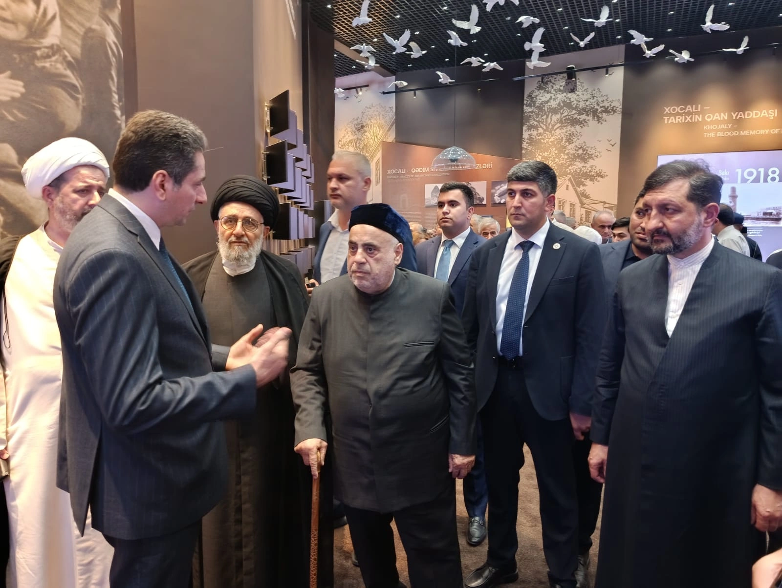 Participants of int'l conference on Sheikh Bakuvi visit Khojaly genocide complex (PHOTO)