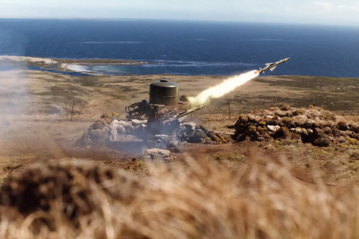 Iranian media reports new missile strikes on UAE