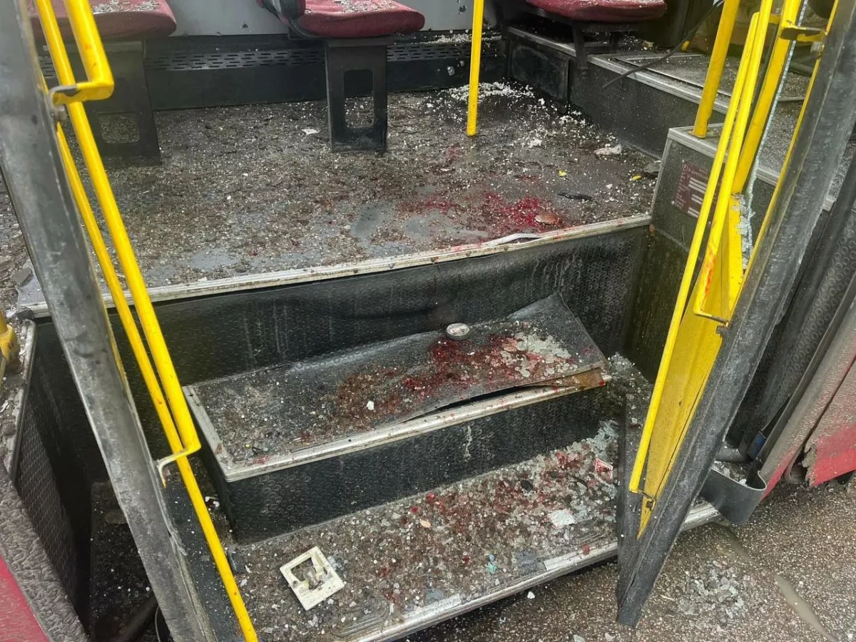 Russian shelling hits minibus in Kherson, killing driver, injuring several Photo