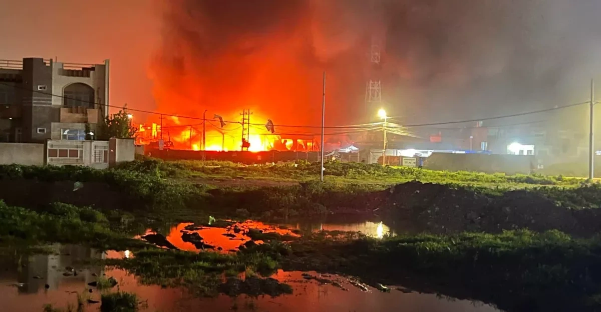Unidentified aircraft strikes warehouse near Iraq's Mosul video