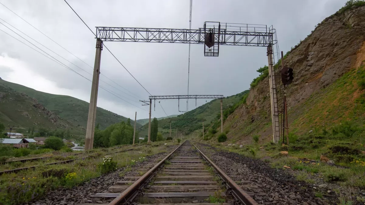 Armenian PM proposes selling railway management to Russia-friendly nation