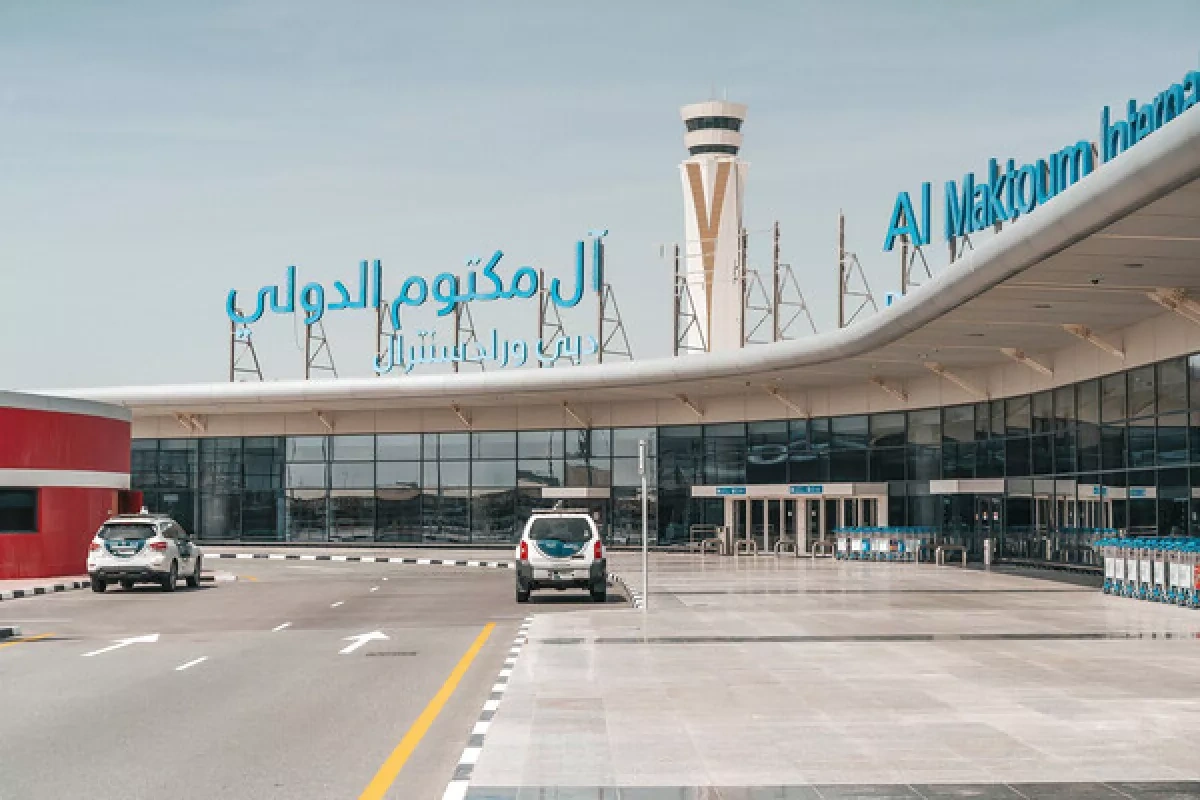 Dubai’s $100 million-a-day aviation machine faces sudden halt