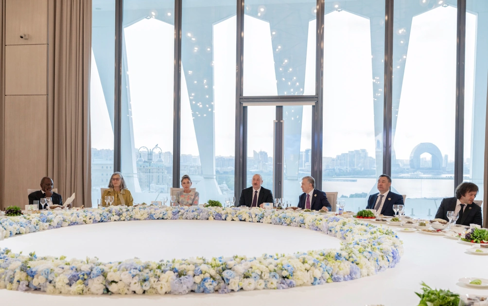 President Ilham Aliyev and First Lady Mehriban Aliyeva host official reception in honor of heads of state and delegations participating in WUF13 (PHOTO/VIDEO)