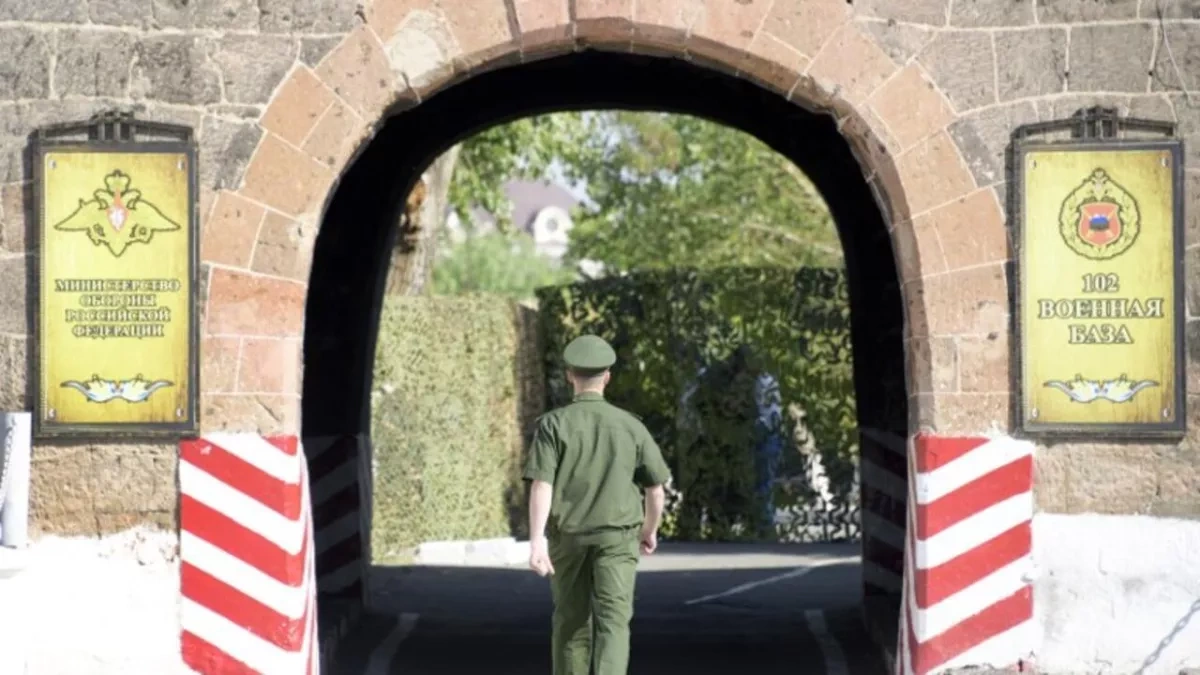 Armenia in no hurry to say goodbye to Russian base Expert opinions on Caliber.Az