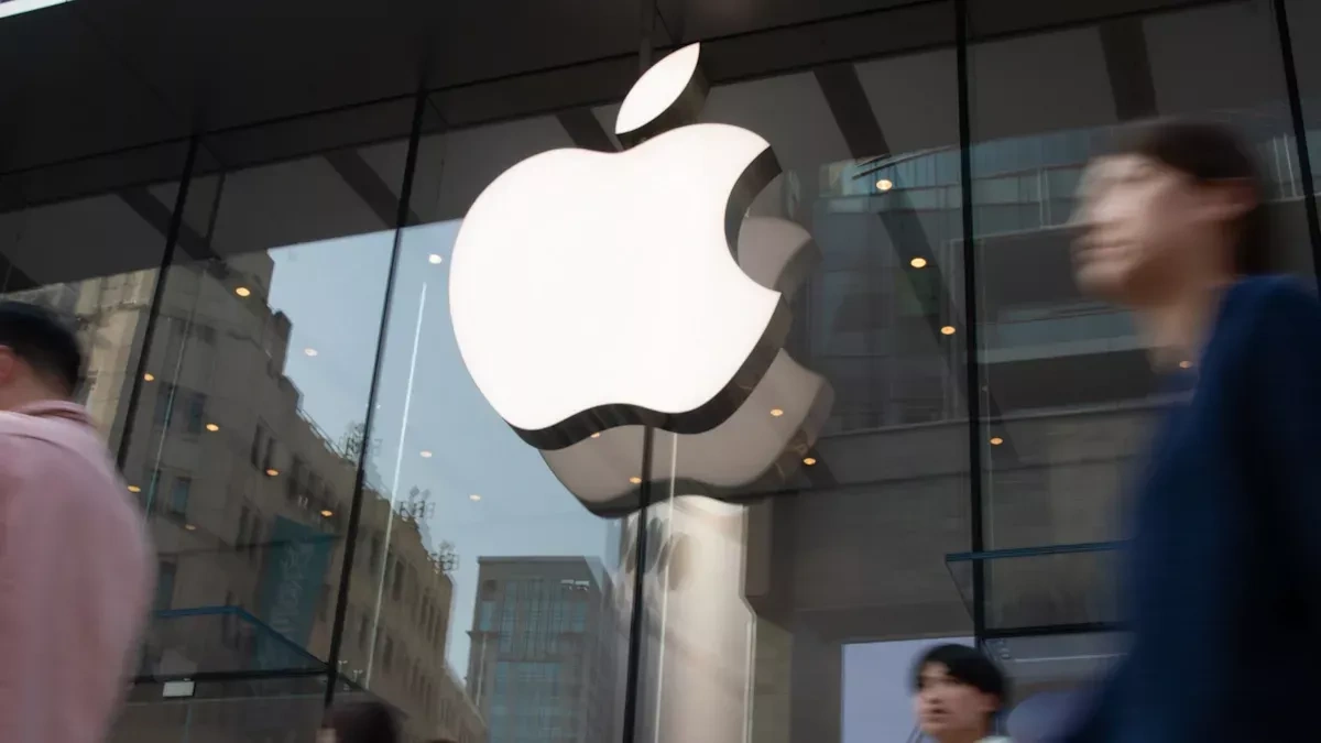 Apple’s environmental chief retires after decade of leadership PHOTO