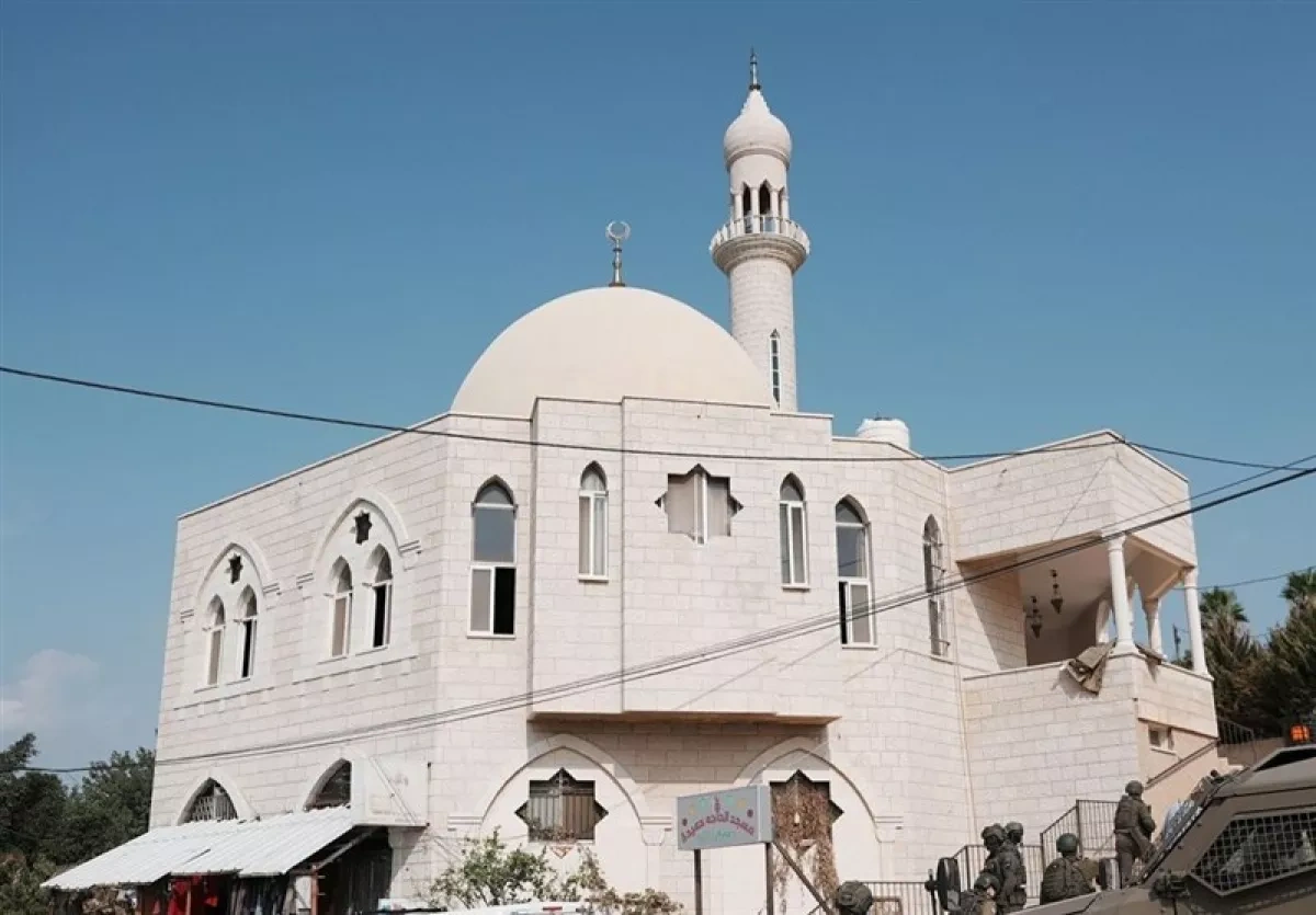 Media: Israeli settlers vandalise mosque in Deir Ballut, West Bank