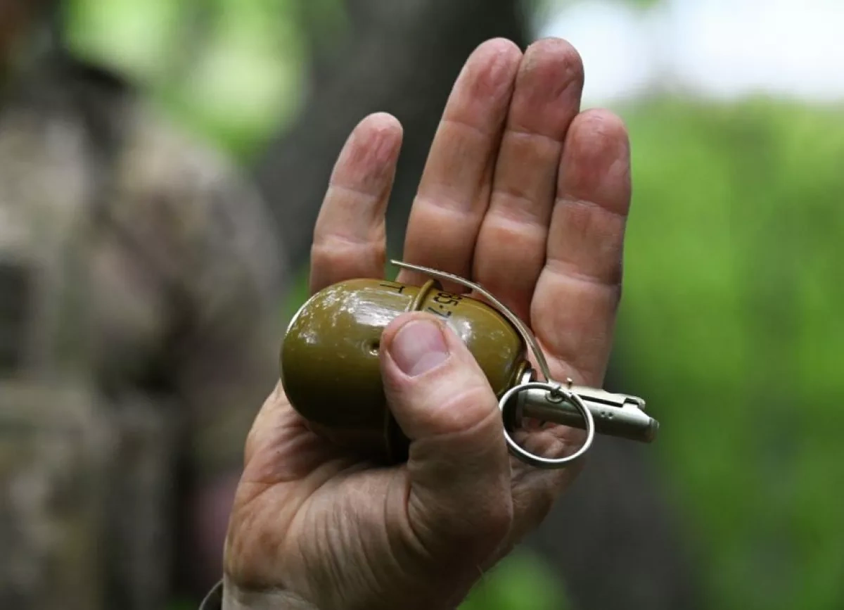 Man killed after throwing grenade at police in Ukraine's Dnipro PHOTO