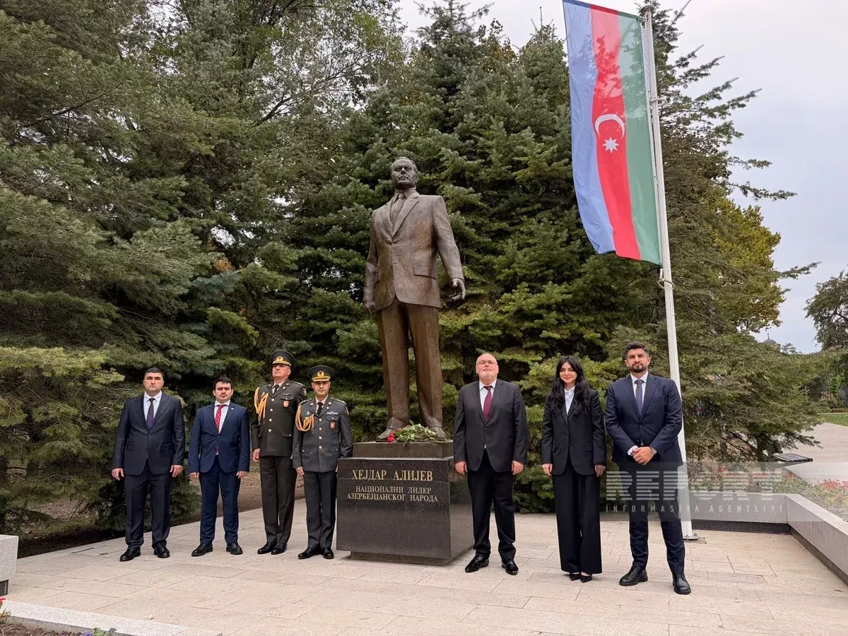 Azerbaijan’s new ambassador to Serbia visits memorials in Belgrade PHOTO