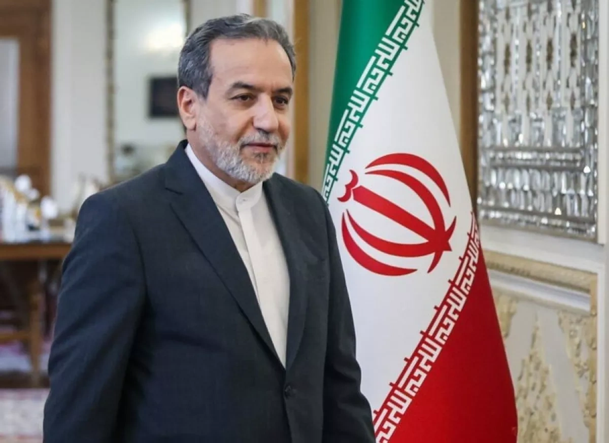 Iran's top diplomat discusses regional tensions with European counterparts