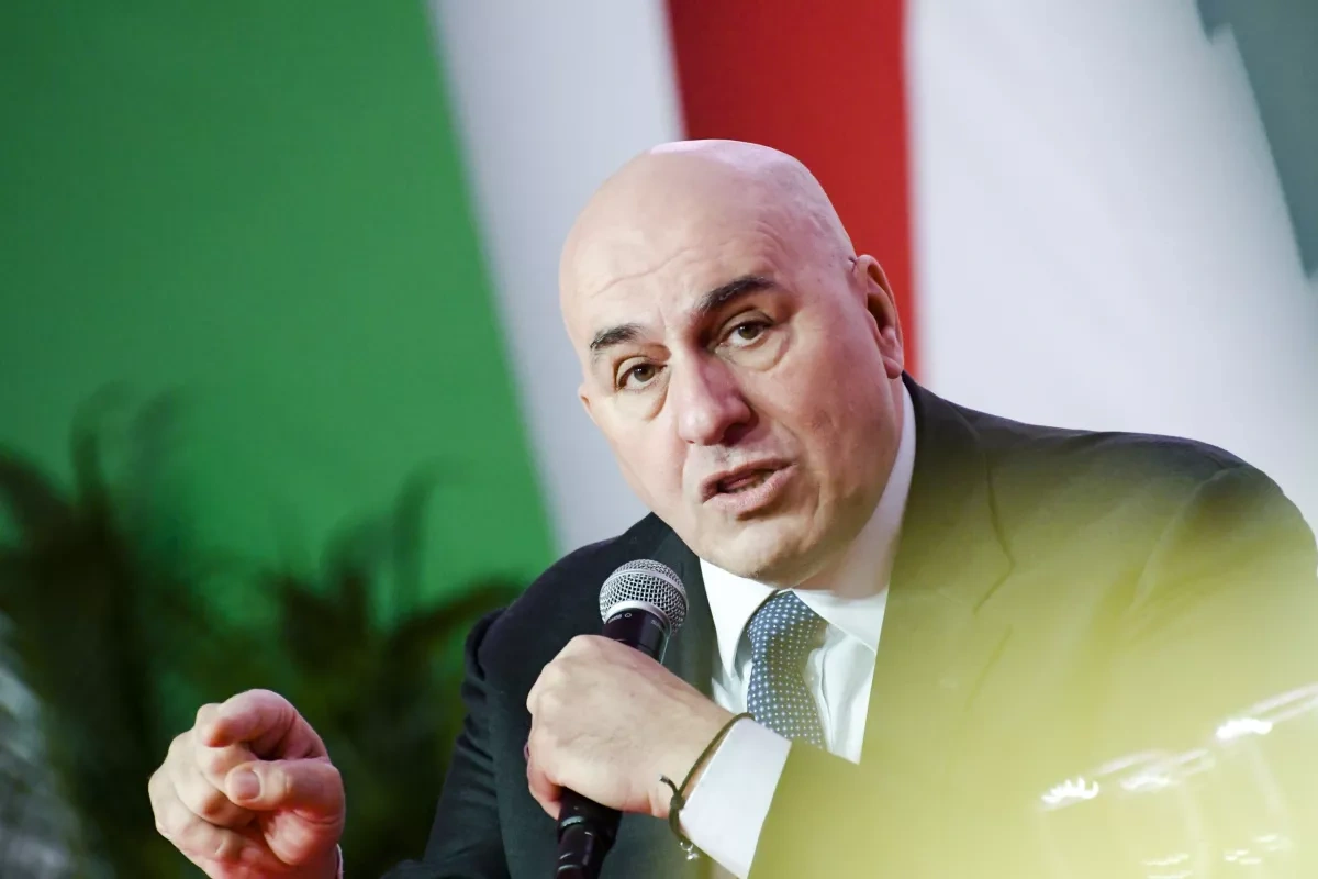 Media: Italy's defence chief threatens resignation over spending cuts