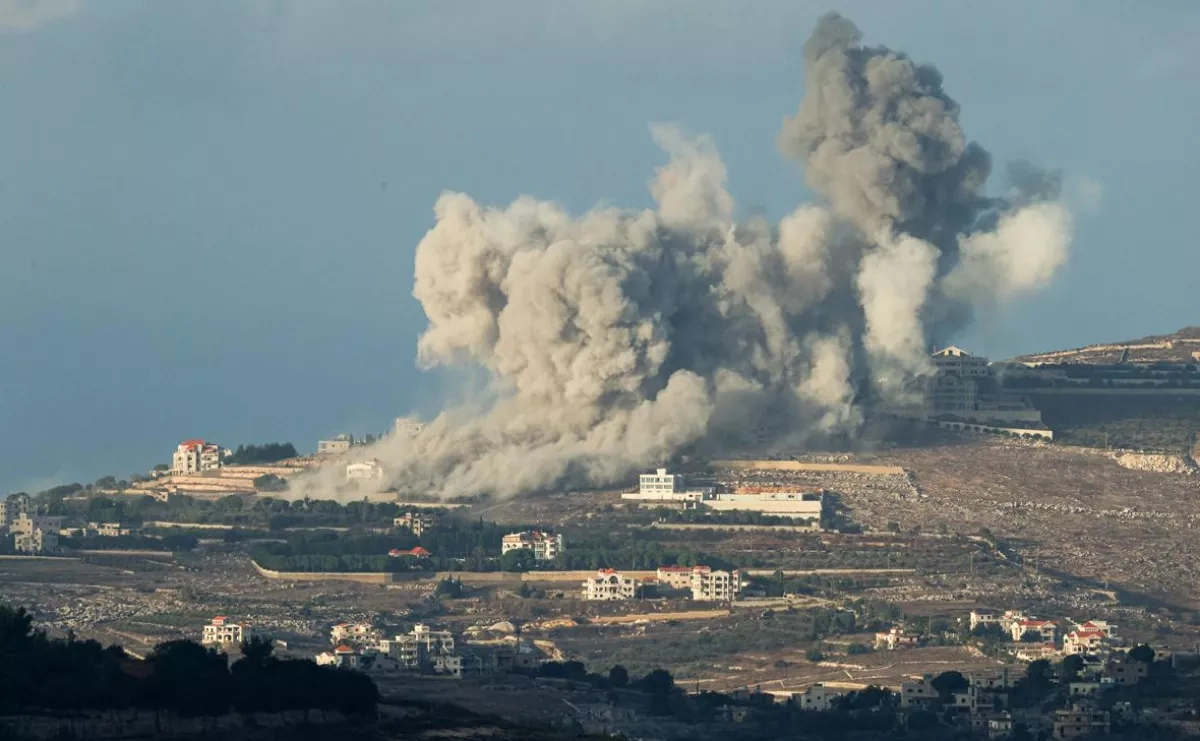 Israel strikes eastern Lebanon, killing 10 VIDEO