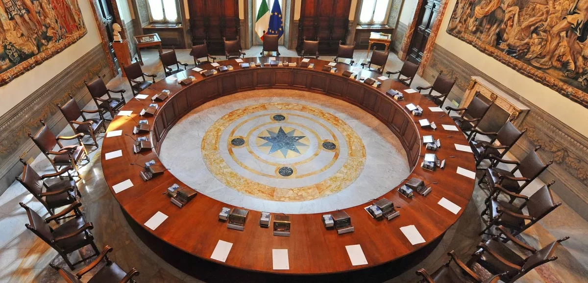 Italy calls top security meeting over Gulf, Iran crisis