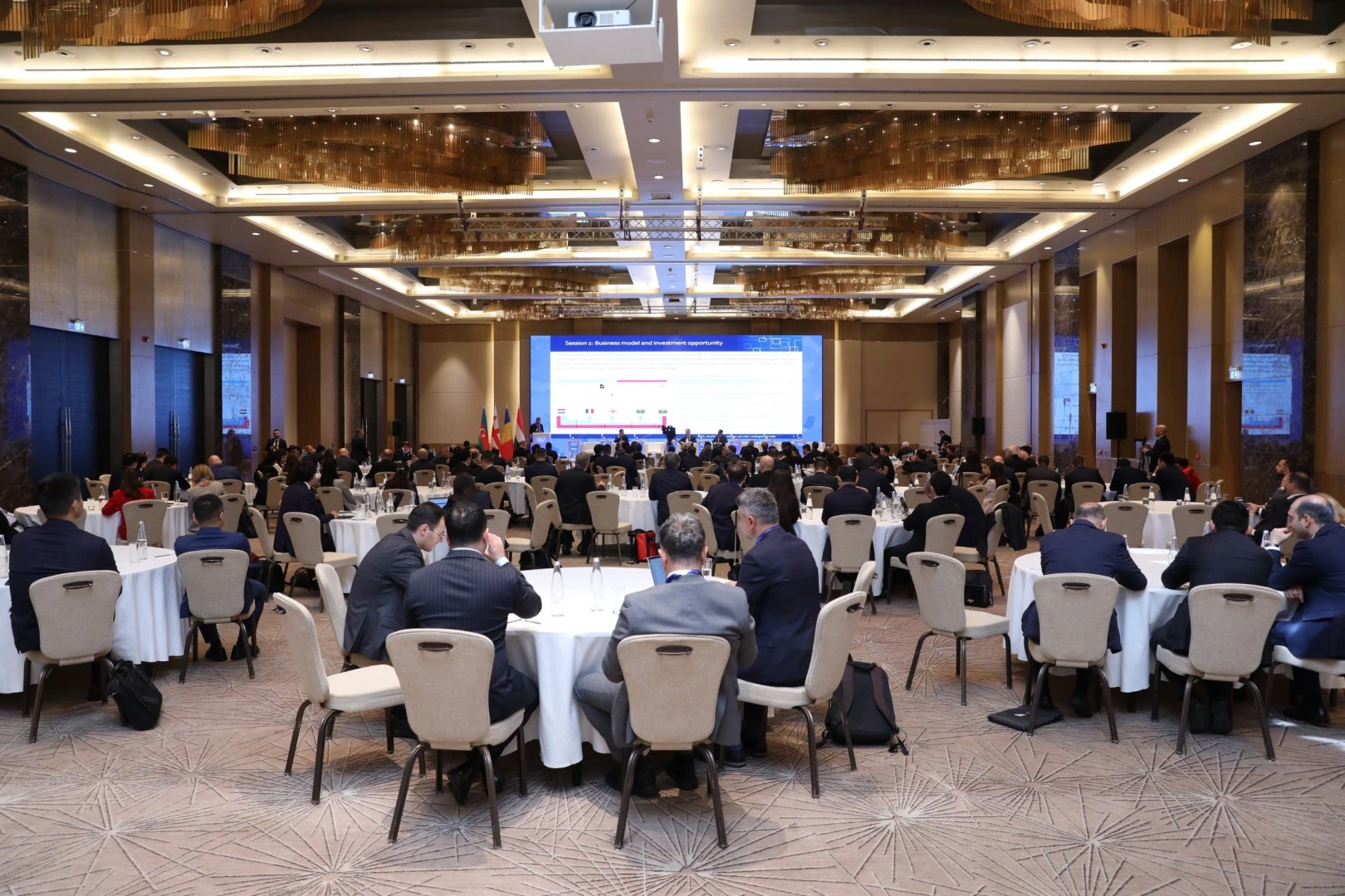 Baku forum discusses investment model for Green Energy Corridor (PHOTO)