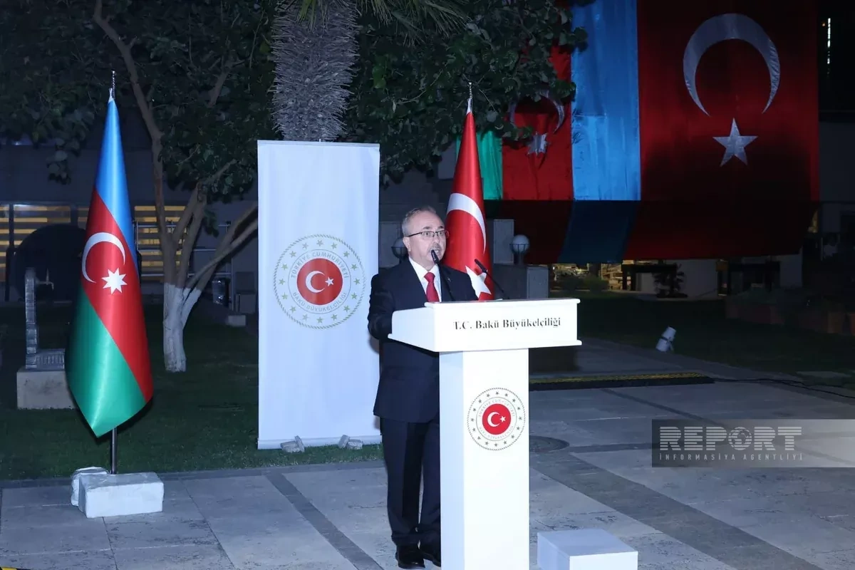 Türkiye’s Victory Day celebrated in Baku, Azerbaijan PHOTO