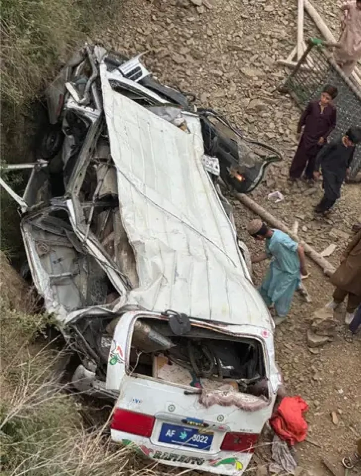Van accident in northern Pakistan kills 11, dozens critically injured PHOTO